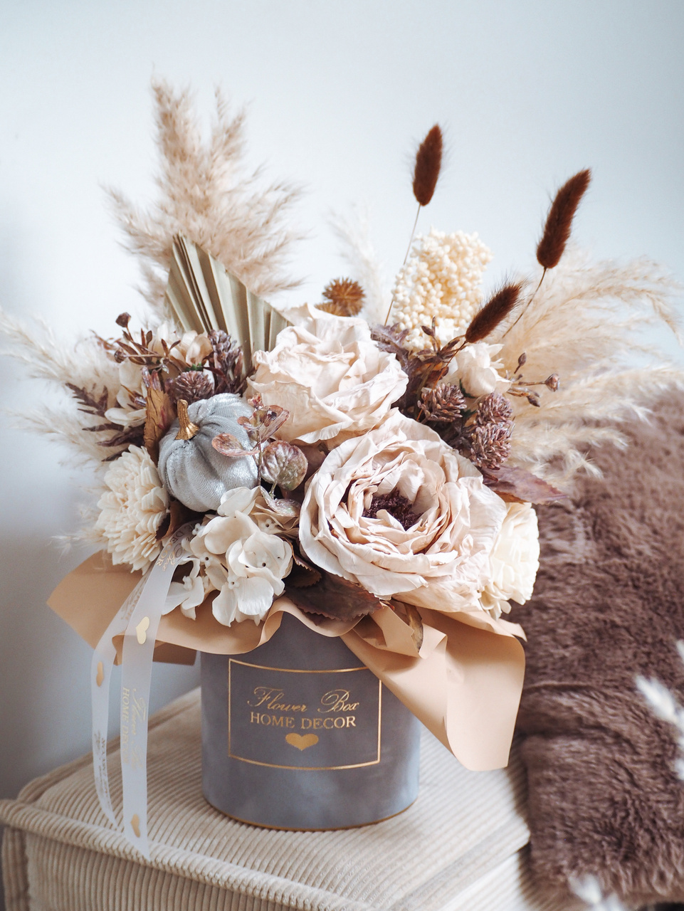 Flower Box jesienny beżowe kwiaty szare pudełko (PREMIUM) zdjęcie 1