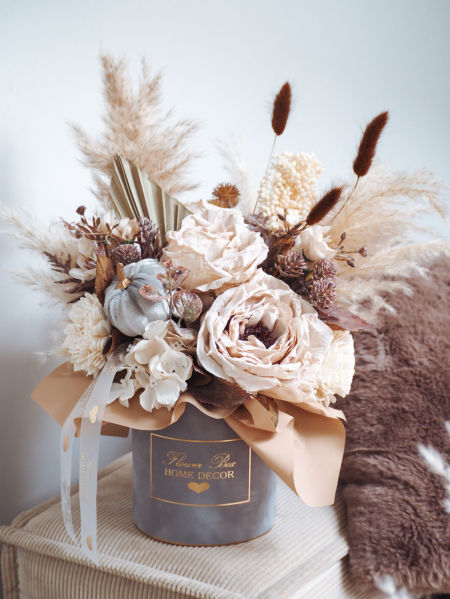 Flower Box jesienny beżowe kwiaty szare pudełko (PREMIUM)