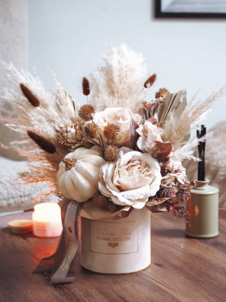 Flower Box jesienny beżowe kwiaty kremowe pudełko (PREMIUM)