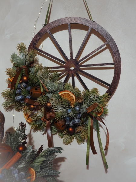Wianek koło wozu świąteczny brąz rystykalny  (PREMIUM)