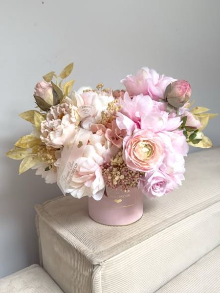 Flower Box obfity bukiet piwonii naturalny dotyk (PREMIUM)