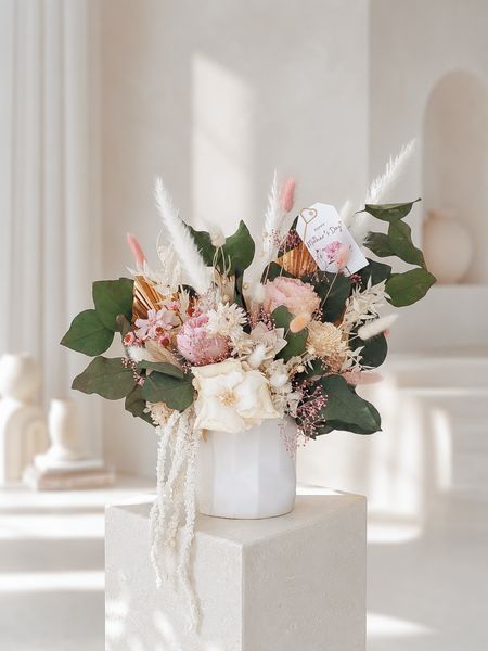 Flower Box bukiet z piwonii oraz eukaliptusu (Premium)