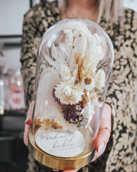 Szklana kopuła suszony bukiet