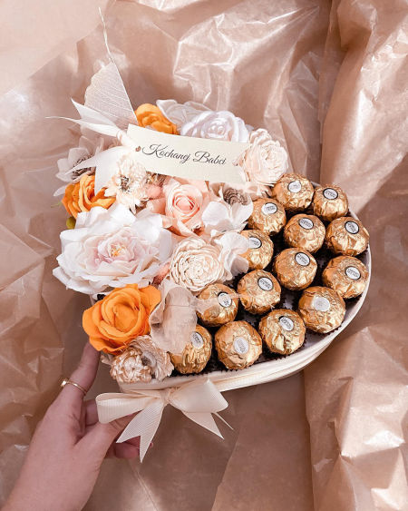 Flower Box Serce Ferrero L pastelowy