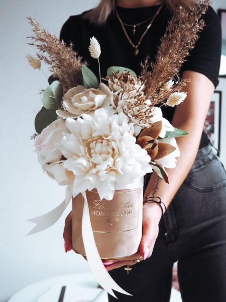 Flower Box kremowy z trawą (PREMIUM)