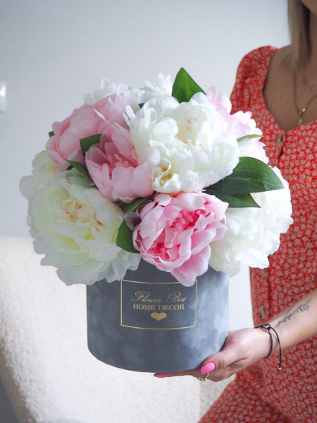 Flower Box Jedwabne Peonie  śmietanka i róż  szary(PREMIUM)